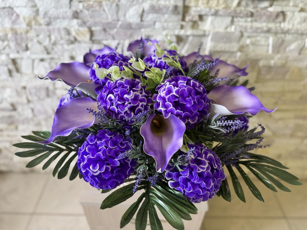 Корзина из лозы с букетом латексных цветов Пластмакс Фиолетовый (L029) Корзина из лозы с букетом латексных цветов Пластмакс Фиолетовый (L029)