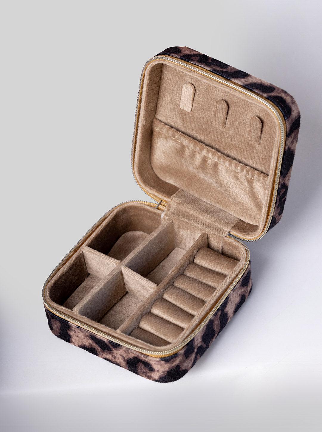 Шкатулка для украшений и бижутерии