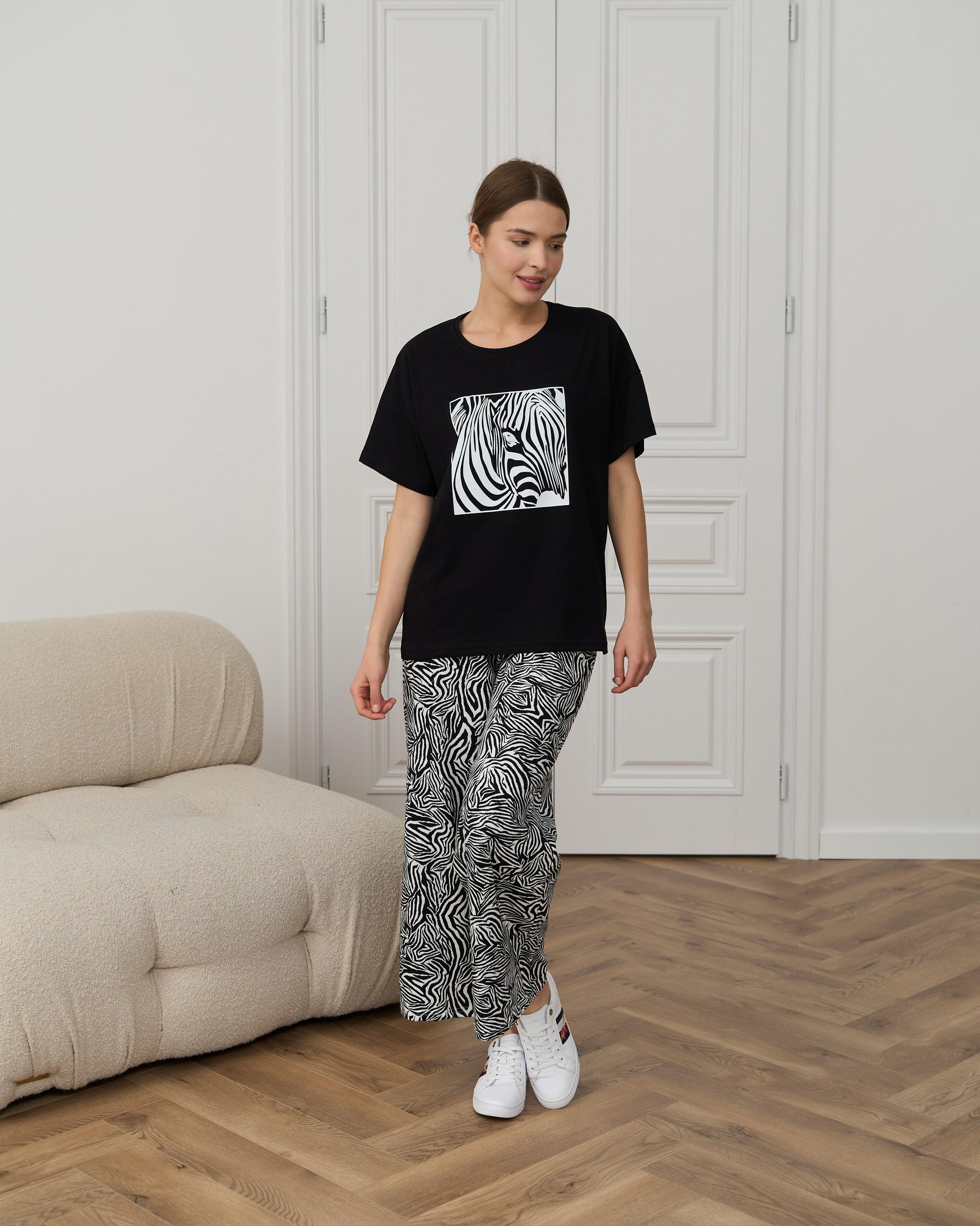 Комплект женский футболка и кюлоты Зебра 82558 S Черный
