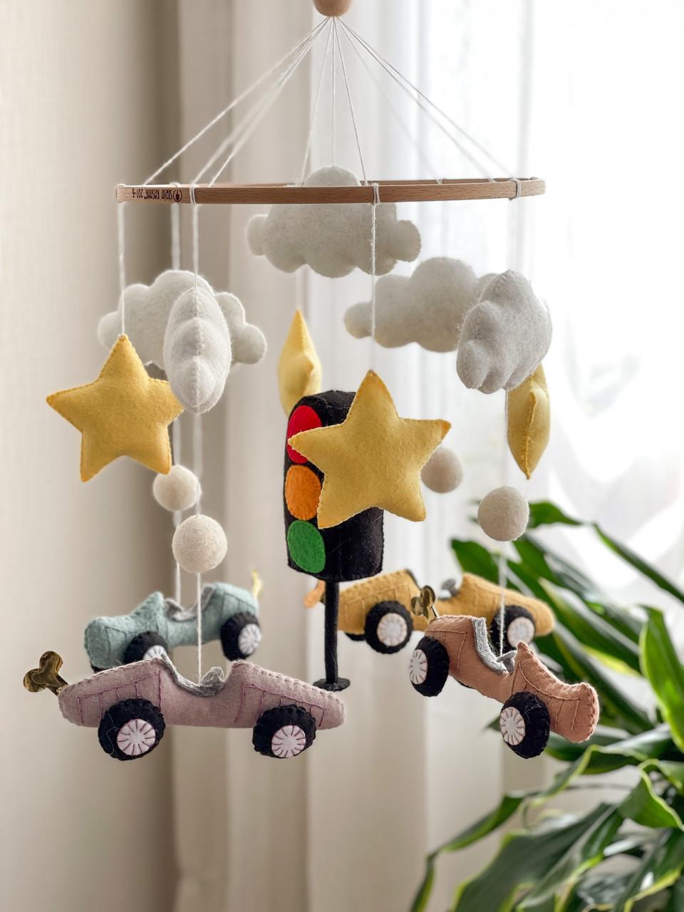 Мобиль детский музыкальный WooolyWool Машинки с 35 мелодиями (27861072)