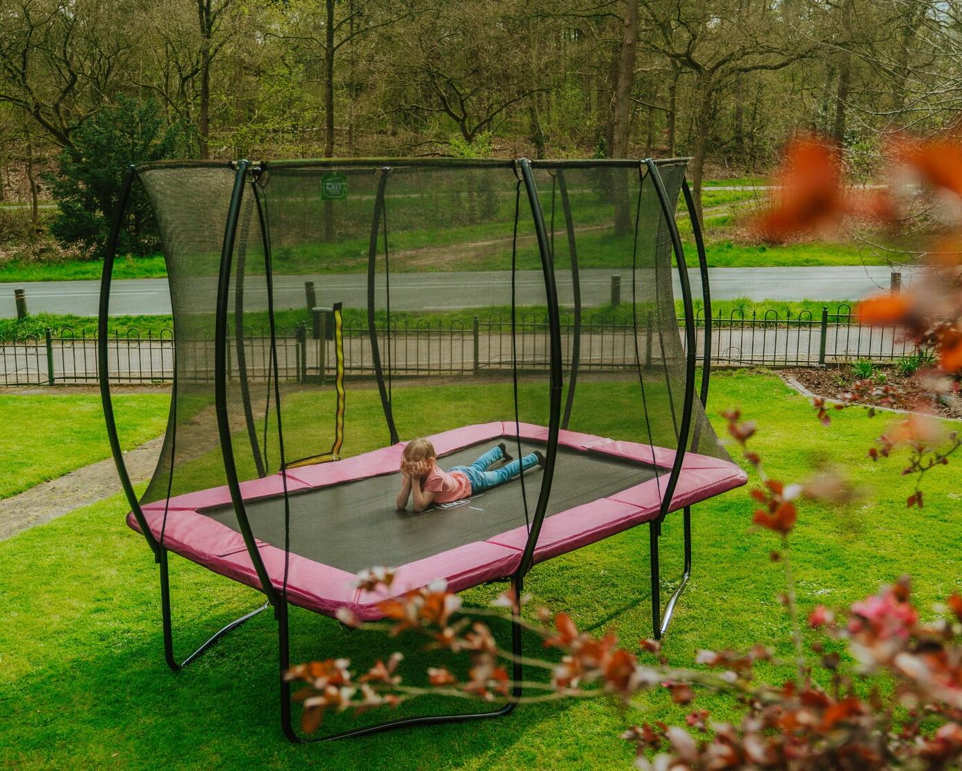 Батут Exit Toys Silhouette с защитной сеткой прямоугольный 244x366 см Розовый (1068773078) - фото 2 Батут Exit Toys Silhouette с защитной сеткой прямоугольный 244x366 см Розовый (1068773078) - фото 2