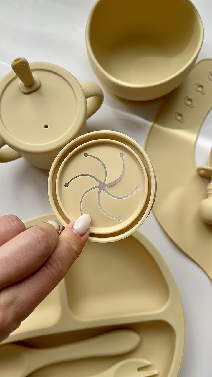 Набір посуду для годування дітей 9 елементів тарілка/мисочка/поїльник/ложка/виделка/нагрудник (102) - фото 6