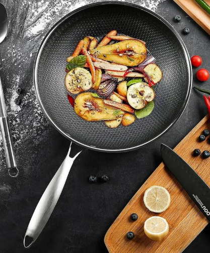 Сковорода зі скляною кришкою Bohmann Premium з нержавіючої сталі з стільниковою структурою 24 см (BP 4000-24) - фото 3 Сковорода зі скляною кришкою Bohmann Premium з нержавіючої сталі з стільниковою структурою 24 см (BP 4000-24) - фото 3