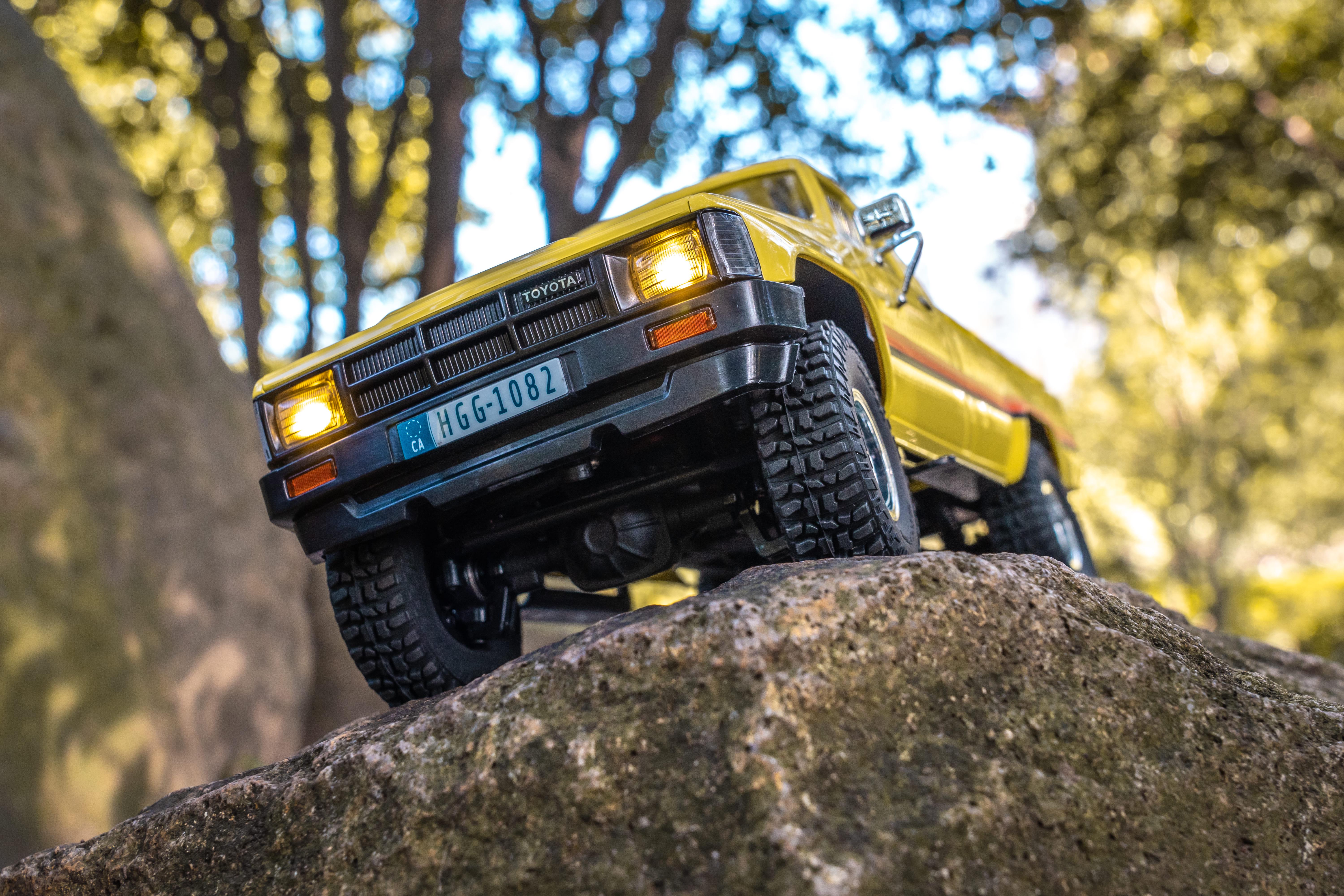 Машинка на радіокеруванні FMS 1:18 Toyota Hilux RTR - фото 7 Машинка на радіокеруванні FMS 1:18 Toyota Hilux RTR - фото 7