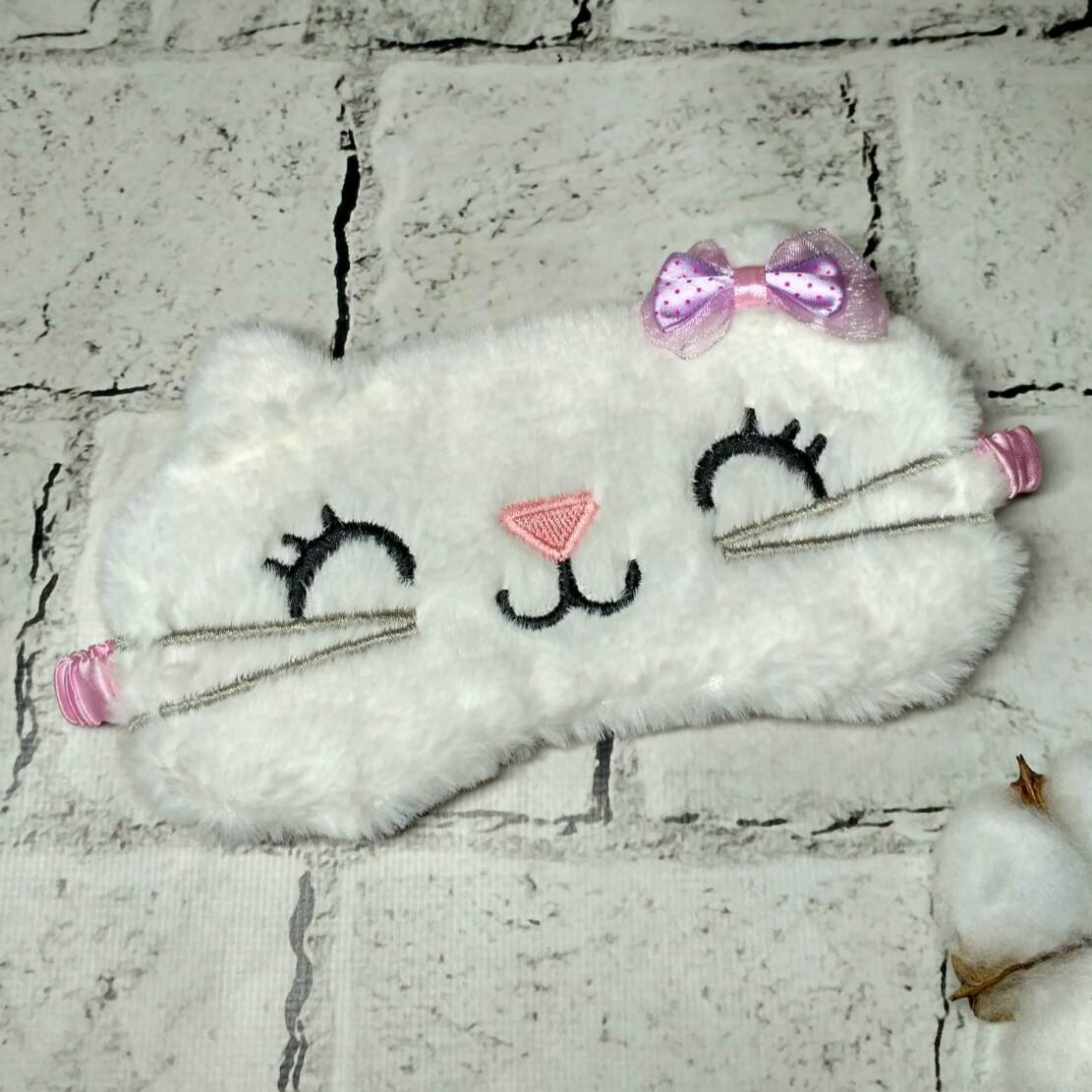 Маска для сну плюшева Котик 19х9 см Білий (20240-3) - фото 1 Маска для сну плюшева Котик 19х9 см Білий (20240-3) - фото 1