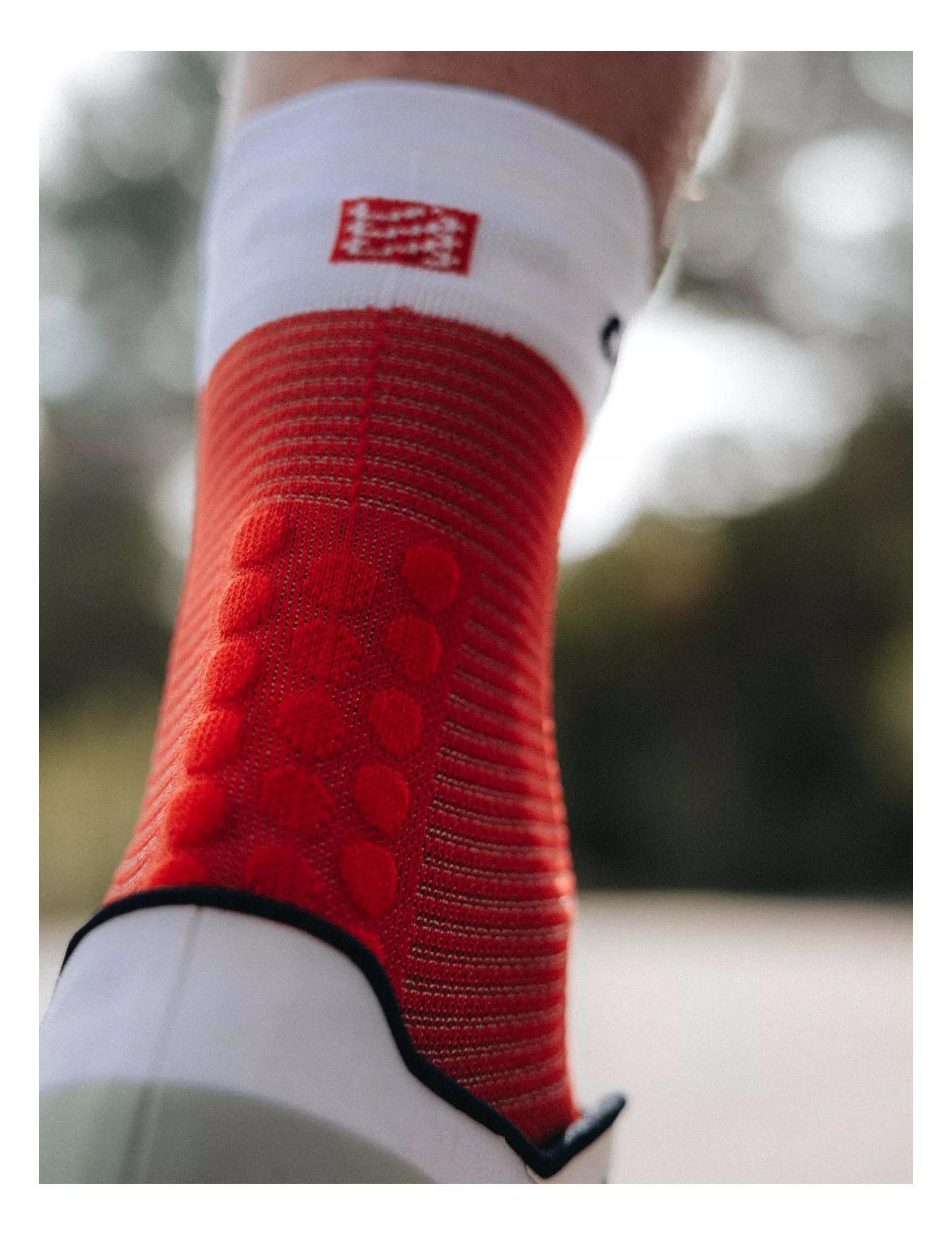 Шкарпетки Compressport Pro Racing Socks V4.0 Run high T1 Red/White (b804a66d) - фото 4