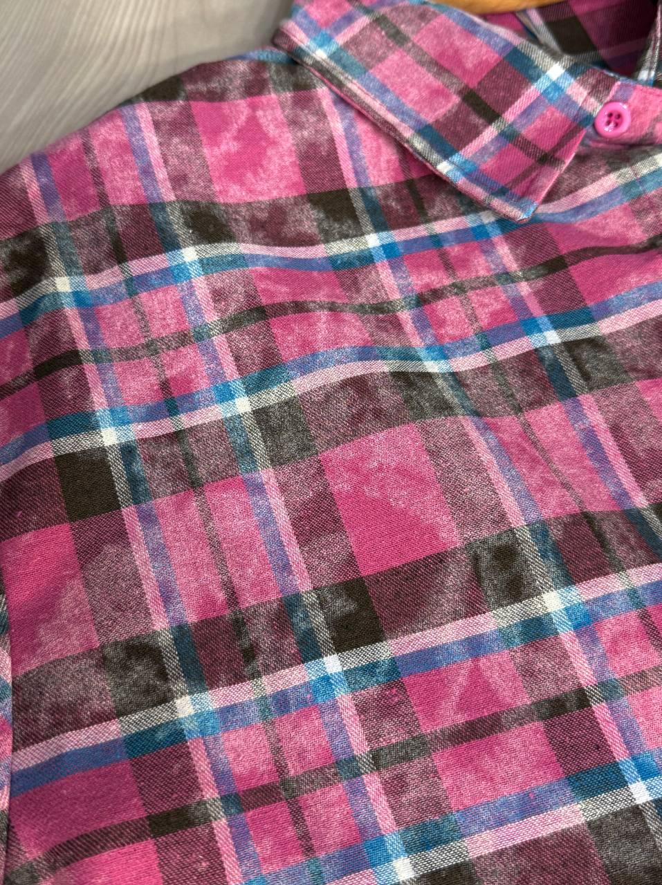 Сорочка жіноча YZY 7765 в клітинку оверсайз широка варена OS Малиновий (4922) - фото 2 Сорочка жіноча YZY 7765 в клітинку оверсайз широка варена OS Малиновий (4922) - фото 2