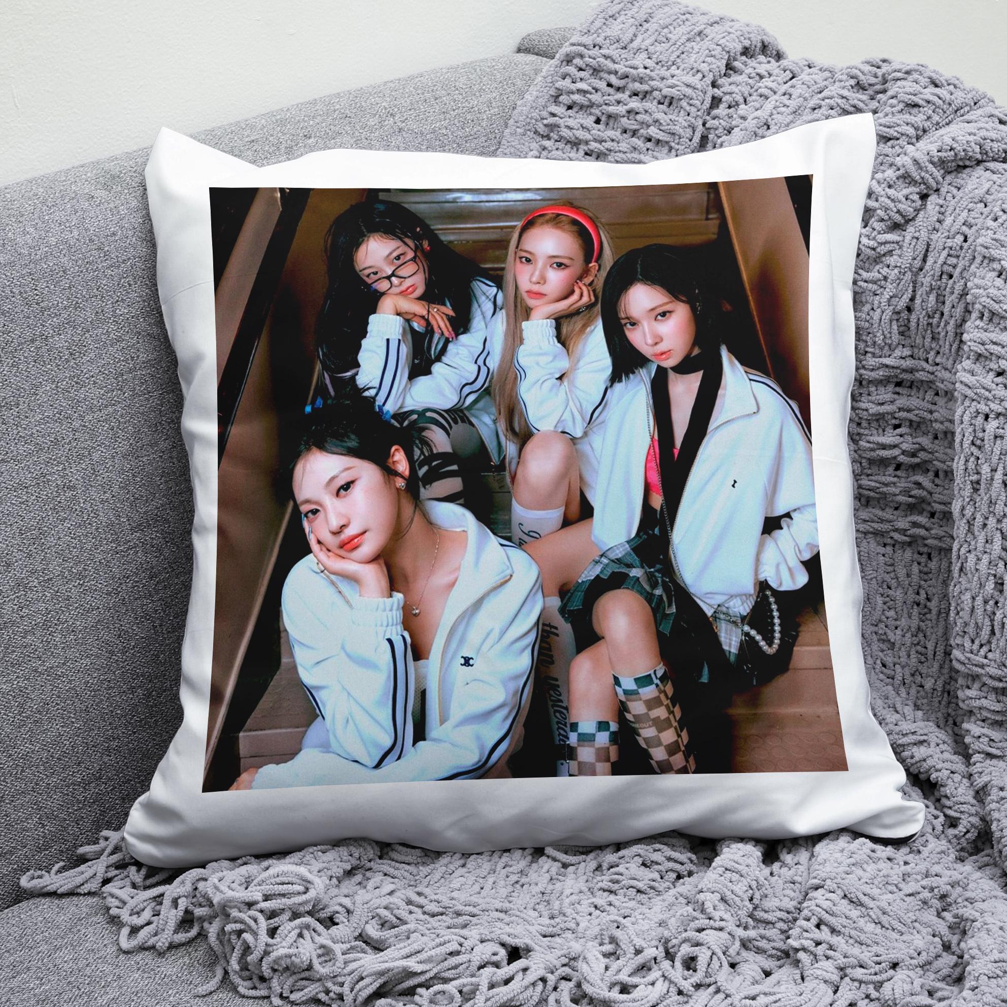 Плюшевая подушка квадрат с принтом K-Pop Aespa