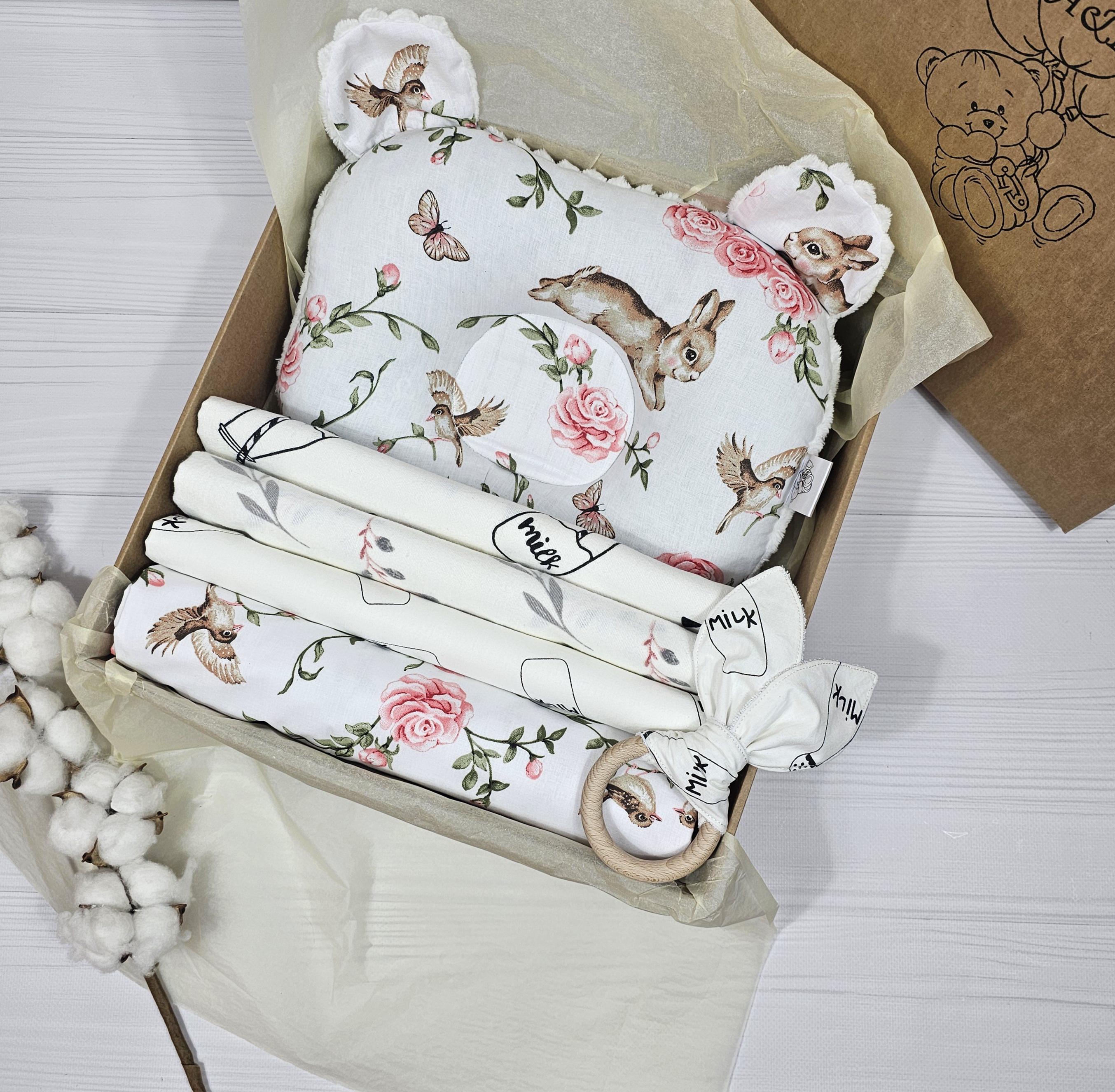 Набор пеленок a.l.babybox Зайчики в розах 6 шт. Розовый Набор пеленок a.l.babybox Зайчики в розах 6 шт. Розовый