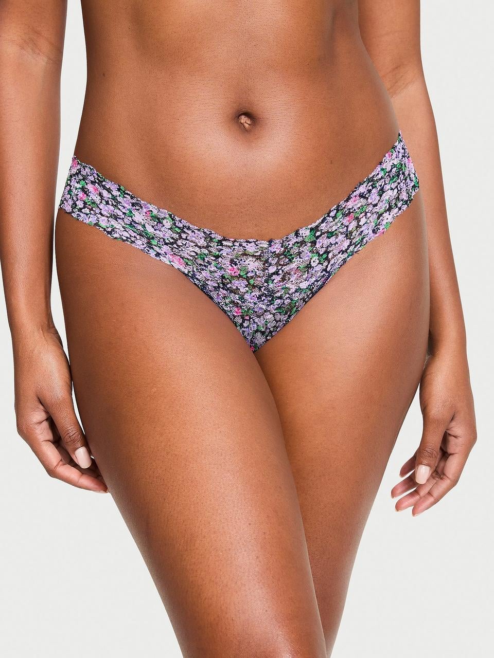 Трусики женские Victoria's Secret Lace Thong S Фиолетовый (329425482295)