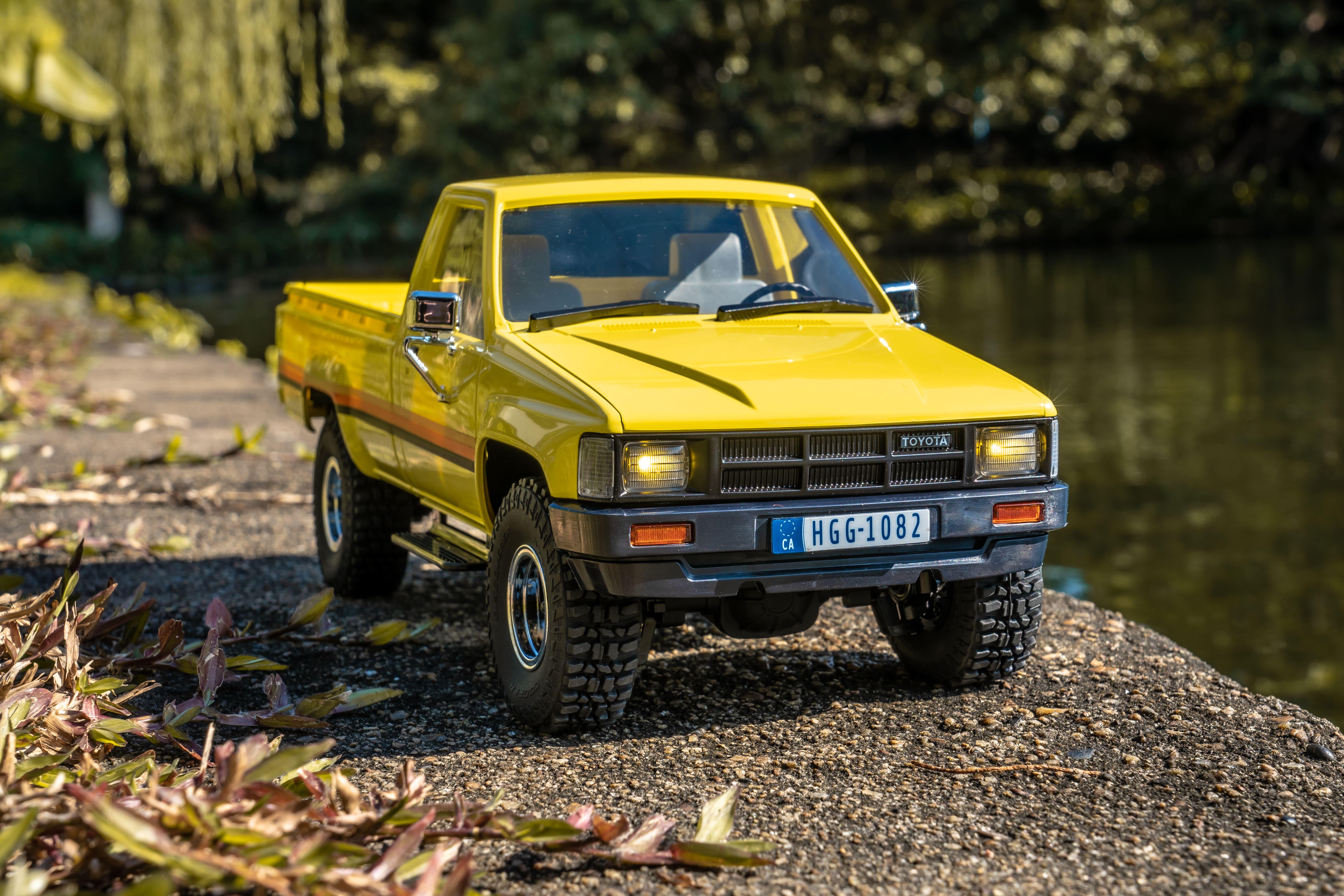 Машинка на радіокеруванні FMS 1:18 Toyota Hilux RTR - фото 5 Машинка на радіокеруванні FMS 1:18 Toyota Hilux RTR - фото 5