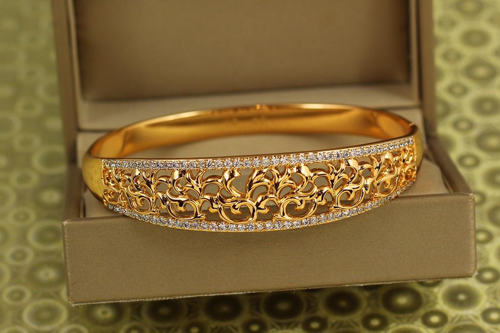 Браслет на руку Xuping Jewelry Ажурная лоза 60 мм 17-19 см Золотистый (31216912)