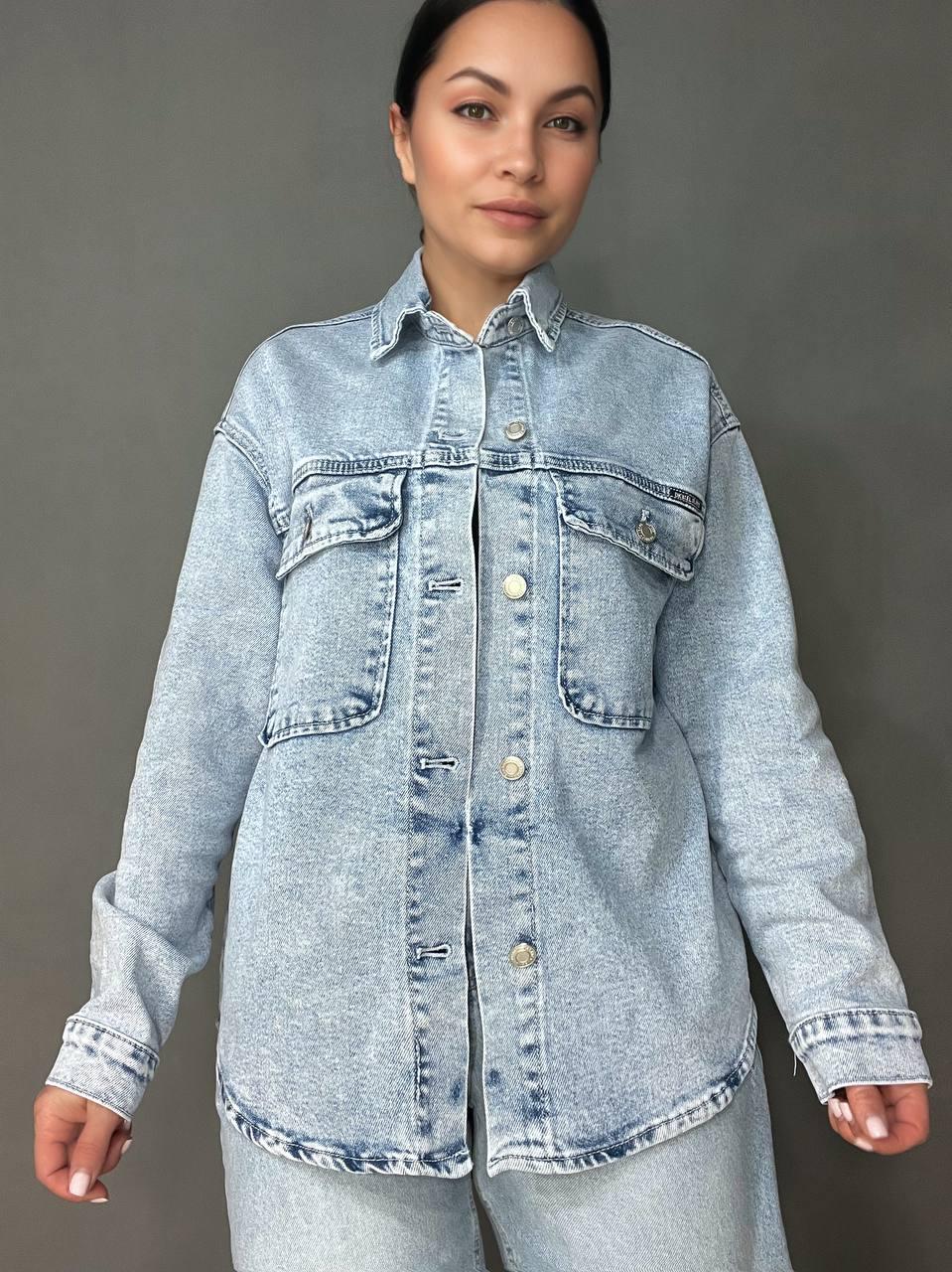 Сорочка жіноча джинсова DNL 510 оверсайз вільний крій накладені кишені на ґудзиках L Блакитний (3940) - фото 6