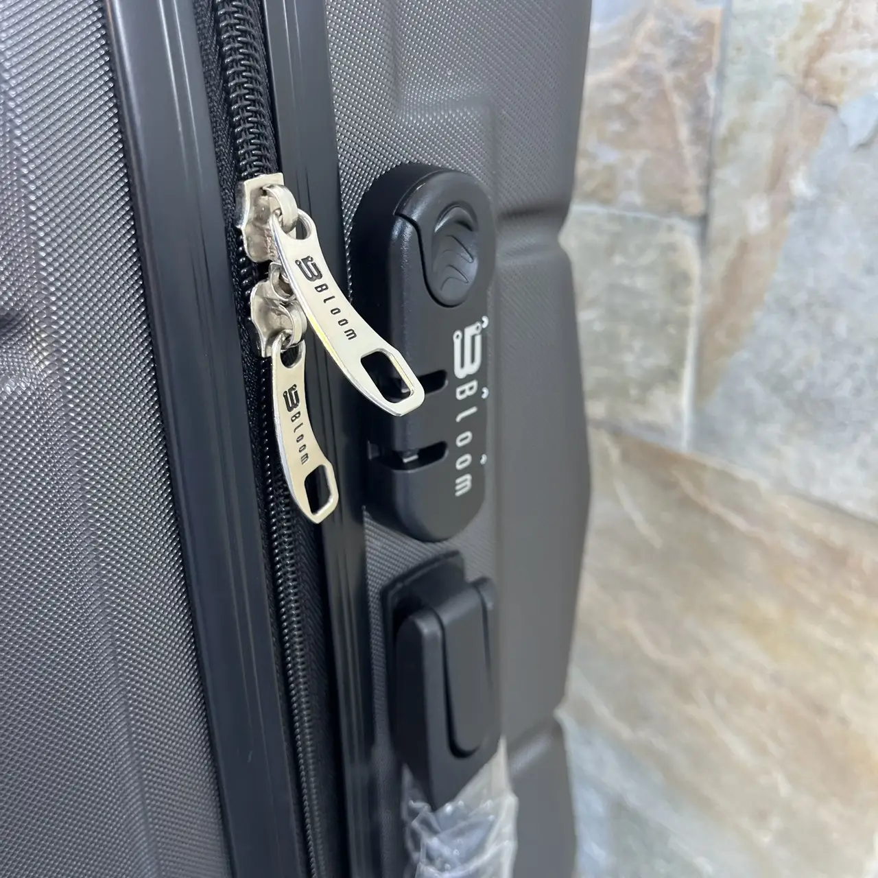 Чемодан дорожный Bloom 1507 М 63 л Графитовый - фото 4