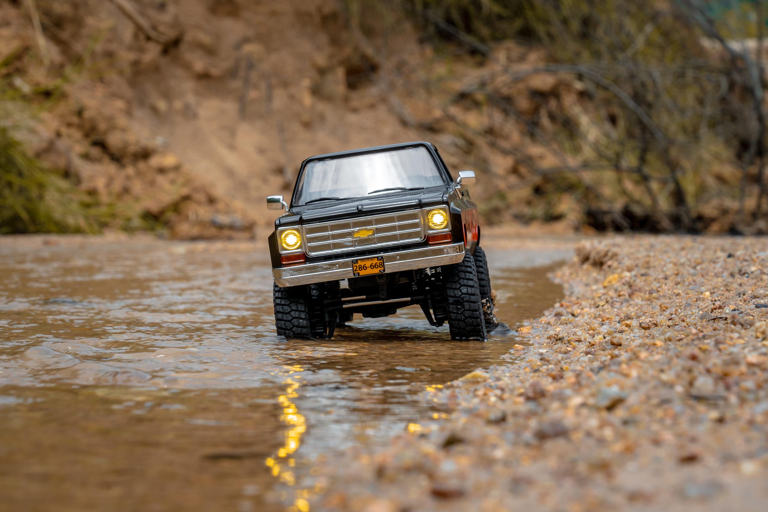 Машинка на радиоуправлении FMS 1:18 Chevrolet K10 RTR Черный - фото 4 Машинка на радиоуправлении FMS 1:18 Chevrolet K10 RTR Черный - фото 4