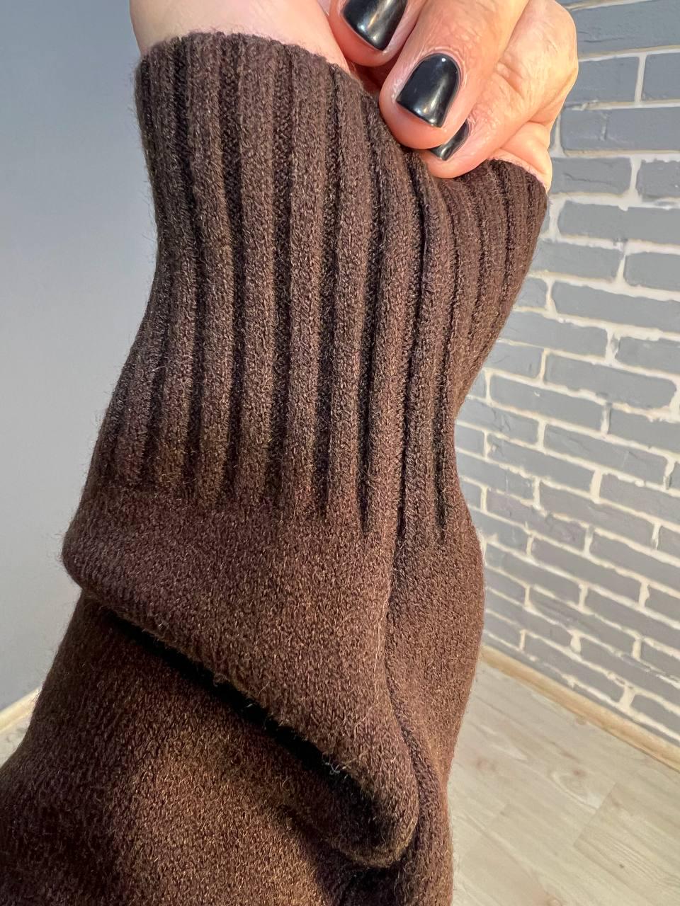 Платье женское ACCORDDREAM 2858 свитер длинное оверсайз воротник стойка разрез OS Коричневый (3211) - фото 2