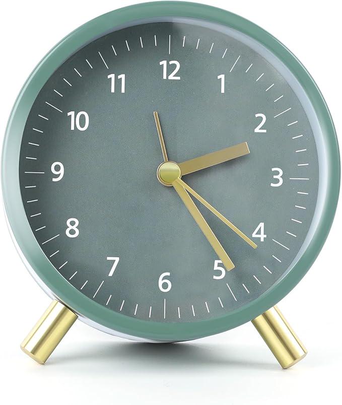 Будильник кварцевый AiQInu с подсветкой Зеленый (0427)