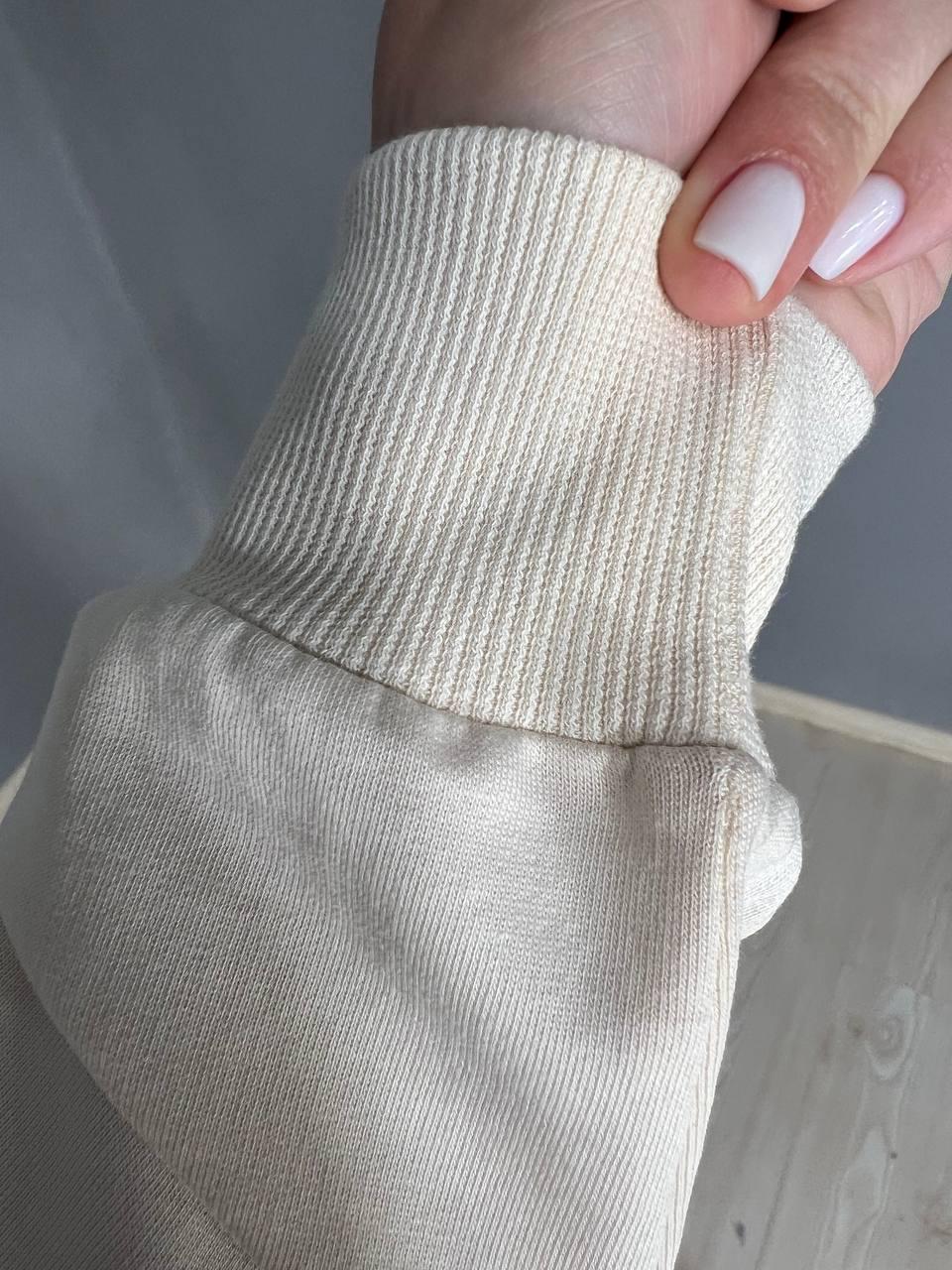 Свитшот женский MY CITY 8054 удлиненный с воротничком разрезы по бокам оверсайз р. 48 Молочный (3304) - фото 6 Свитшот женский MY CITY 8054 удлиненный с воротничком разрезы по бокам оверсайз р. 48 Молочный (3304) - фото 6