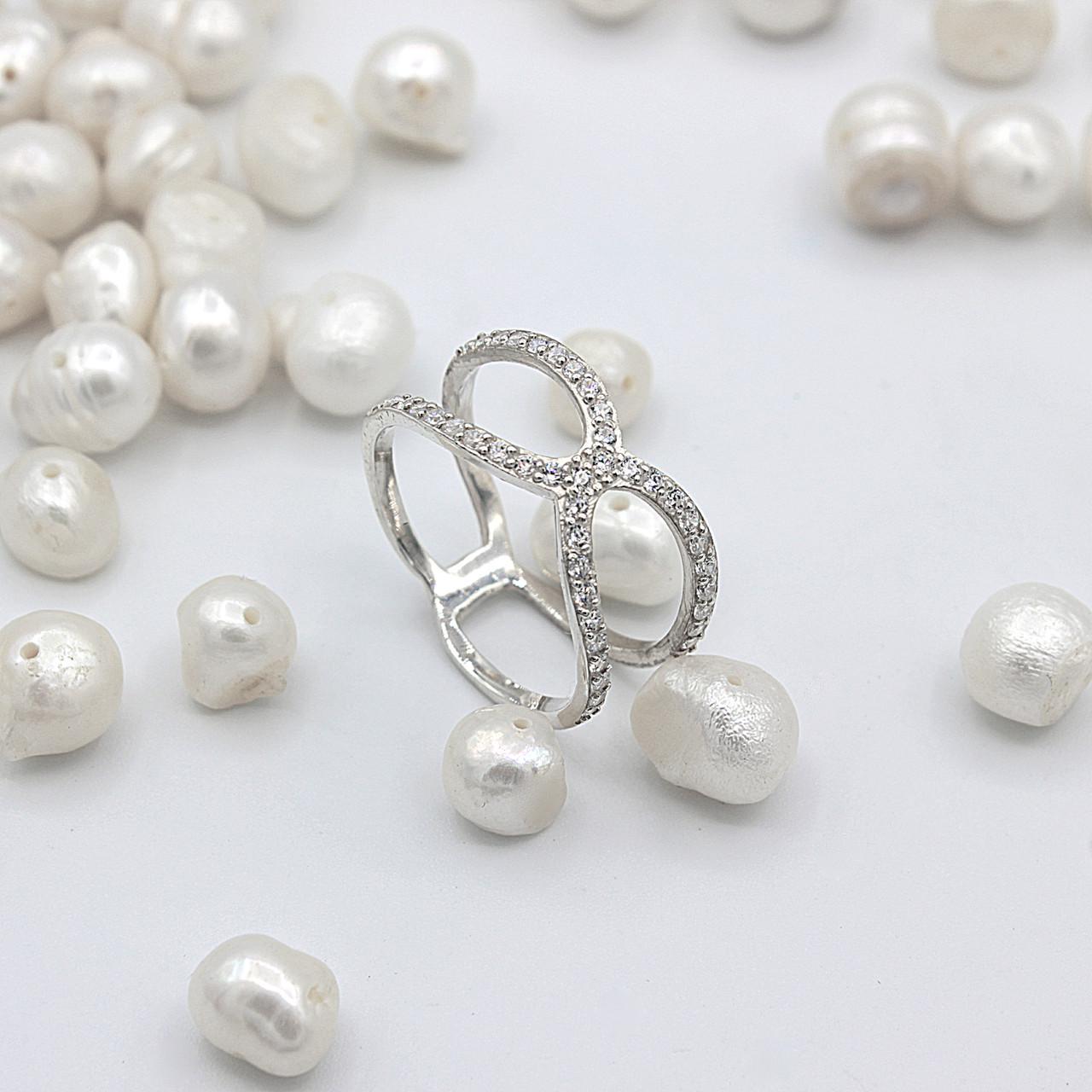 Кольцо серебряное Diva Нежность с фианитами вставками р. 19 (060к190)