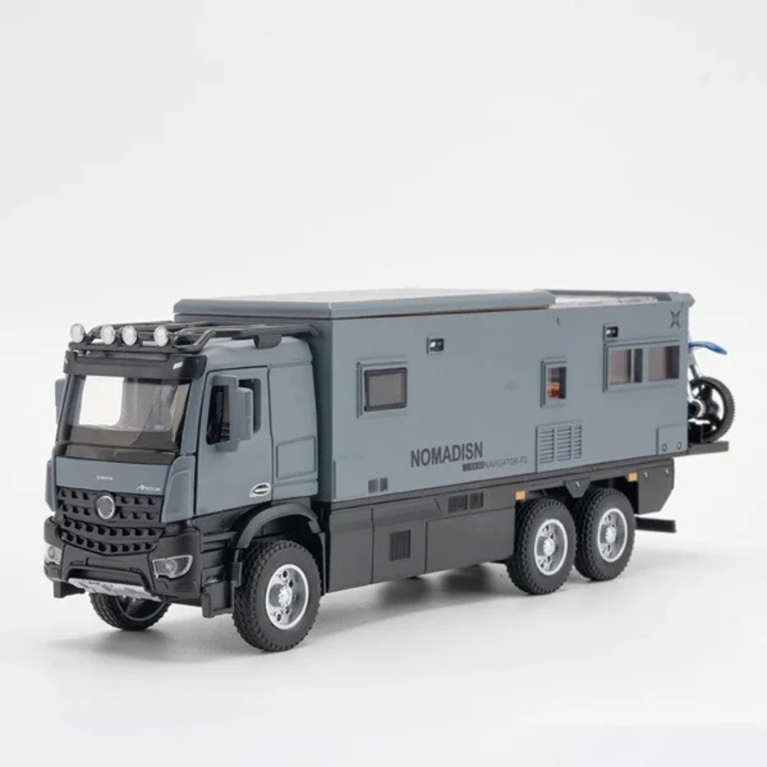 Игрушечная машинка Mercedes-Benz Navigator SUV 1:24 со световыми и звуковыми эффектами инерционная (AN01031)