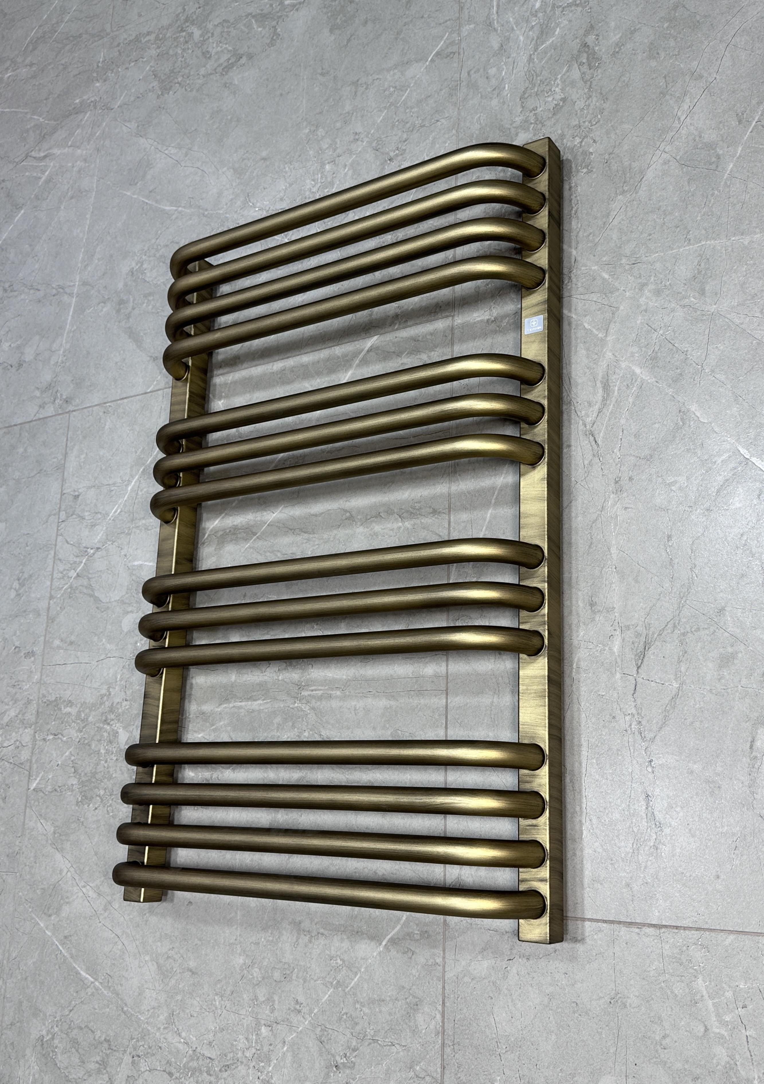 Полотенцесушитель комбинированный Terma Alex Brushed Brass ТЄН ONE с вентилем Unico 760x500 мм (329)