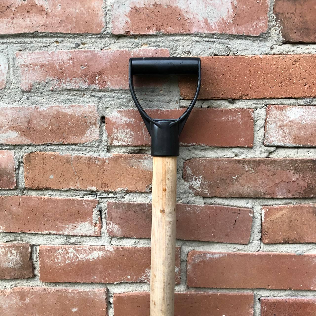 Лопата Совкова з рейкової сталі з черенком та пластиковим тримачем - фото 3