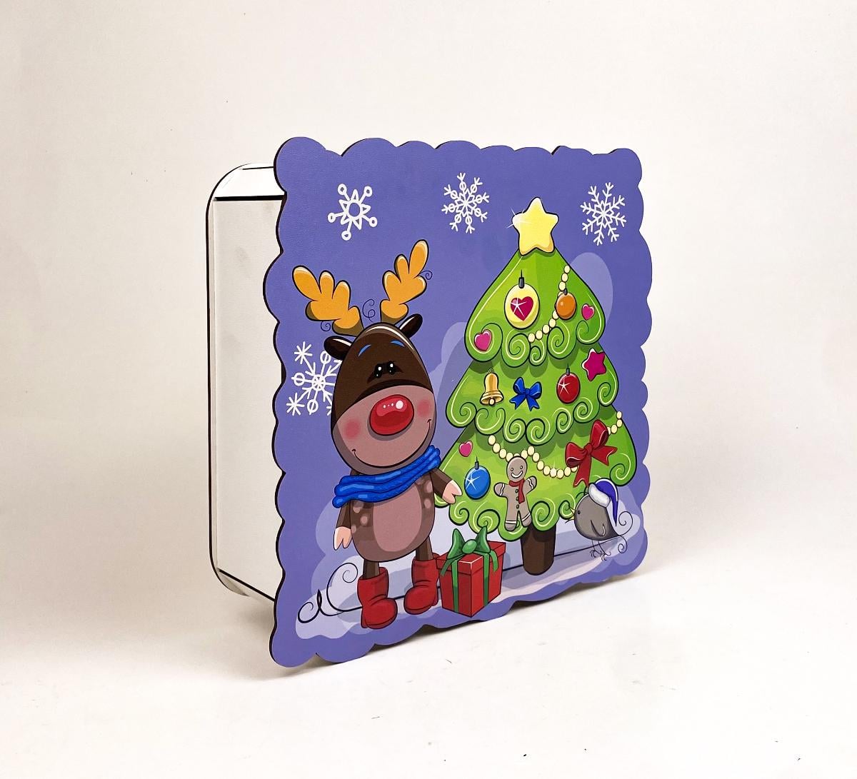 Коробочка "Новорічний олень біля ялинки" (5566)