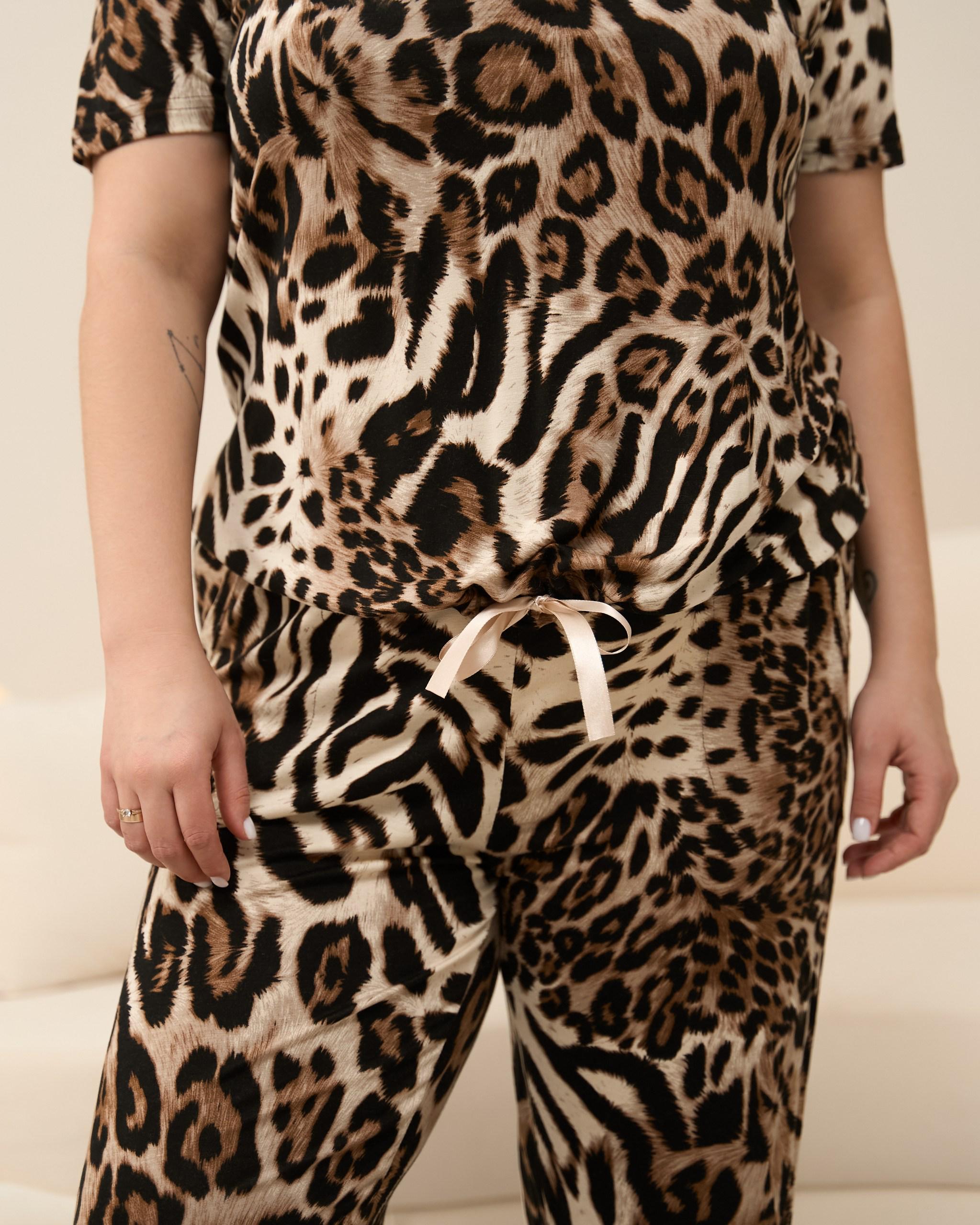 Комплект вискозный со штанами и футболкой Леопард Plus Size 32065 3XL Коричневый - фото 2 Комплект вискозный со штанами и футболкой Леопард Plus Size 32065 3XL Коричневый - фото 2