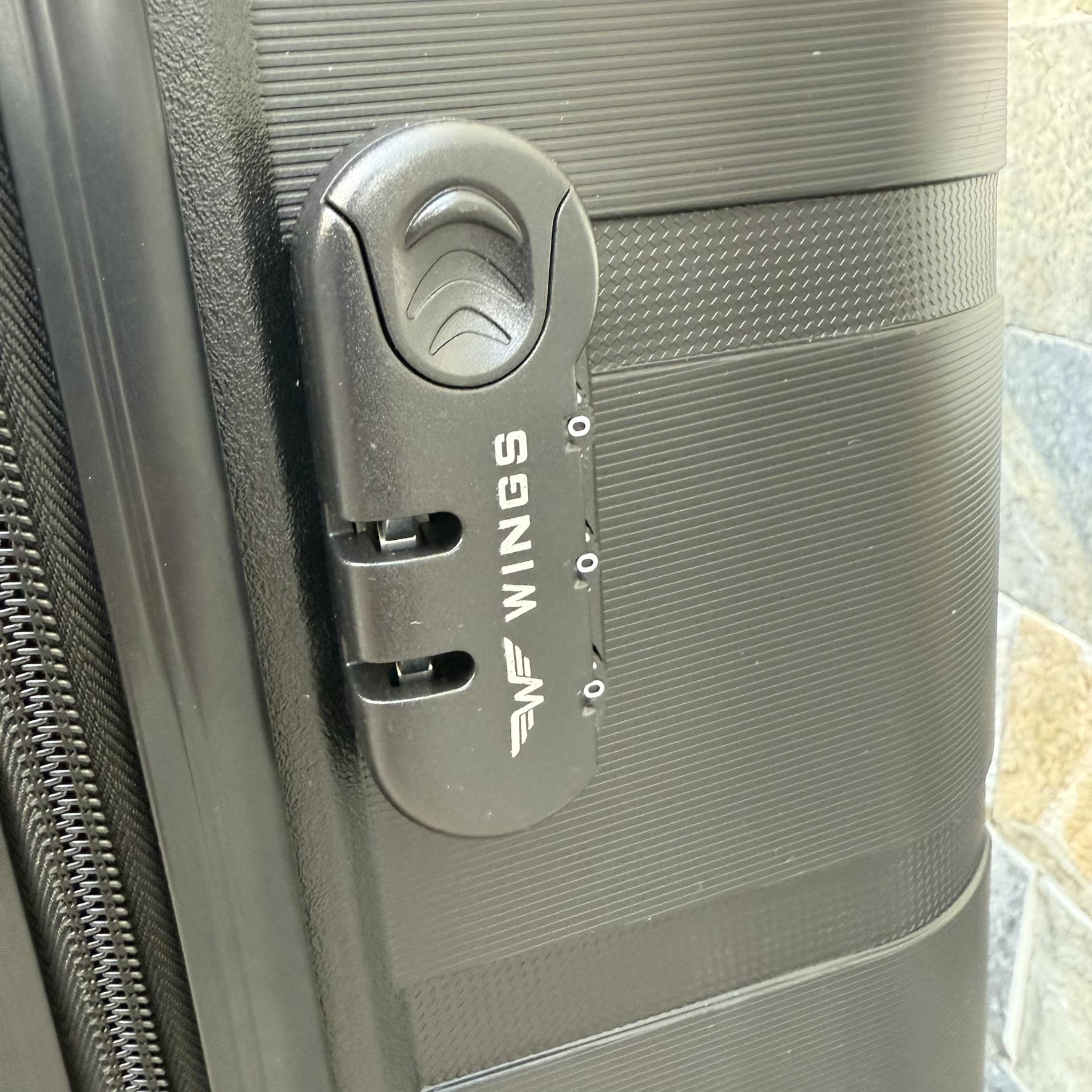 Валіза дорожня з поліпропілену Wings HWF03 L Чорний (30631214) - фото 4 Валіза дорожня з поліпропілену Wings HWF03 L Чорний (30631214) - фото 4