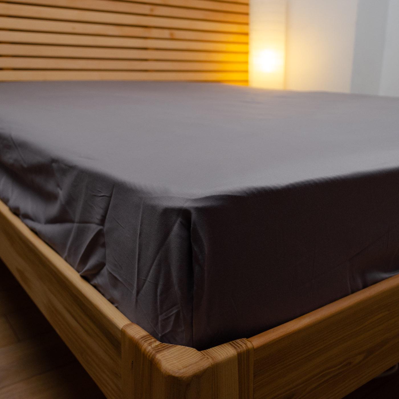 Простынь на резинке двуспальная сатин хлопок 125 г/м2 180х200х25 см Графит (chn-pnr-sa-180-25-graph) - фото 3 Простынь на резинке двуспальная сатин хлопок 125 г/м2 180х200х25 см Графит (chn-pnr-sa-180-25-graph) - фото 3