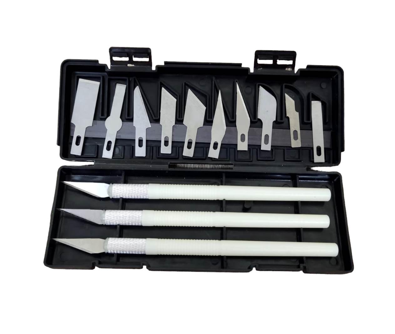 Набор ножей для работы с кожей со сменными лезвиями (1749) Набор ножей для работы с кожей со сменными лезвиями (1749)