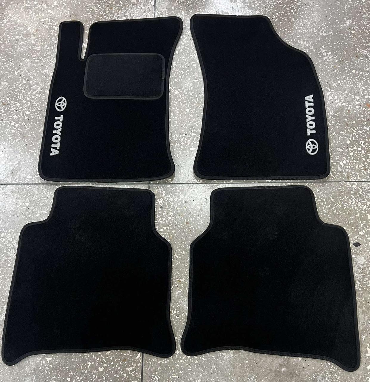 Коврики автомобильные ворсовые в салон для Toyota Fortuner 2005-2015