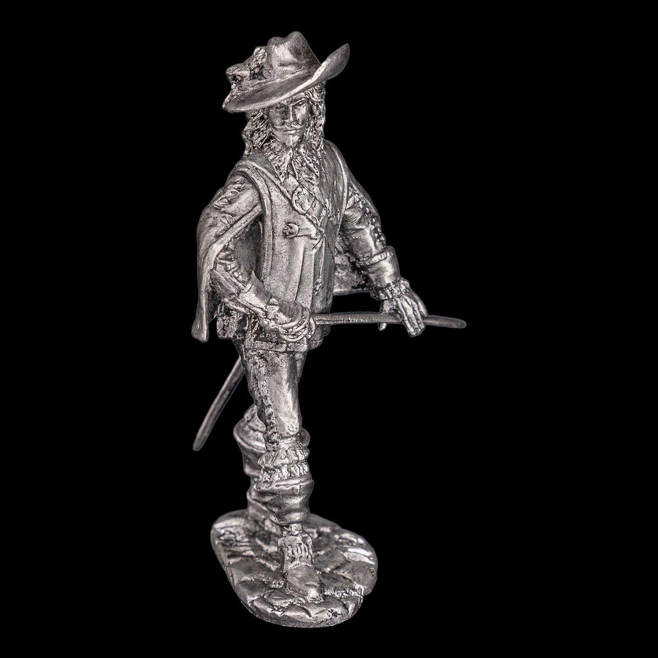Статуэтка коллекционная Королевский мушкетер Атос из металла и олова 6,5 см (42000137) - фото 4