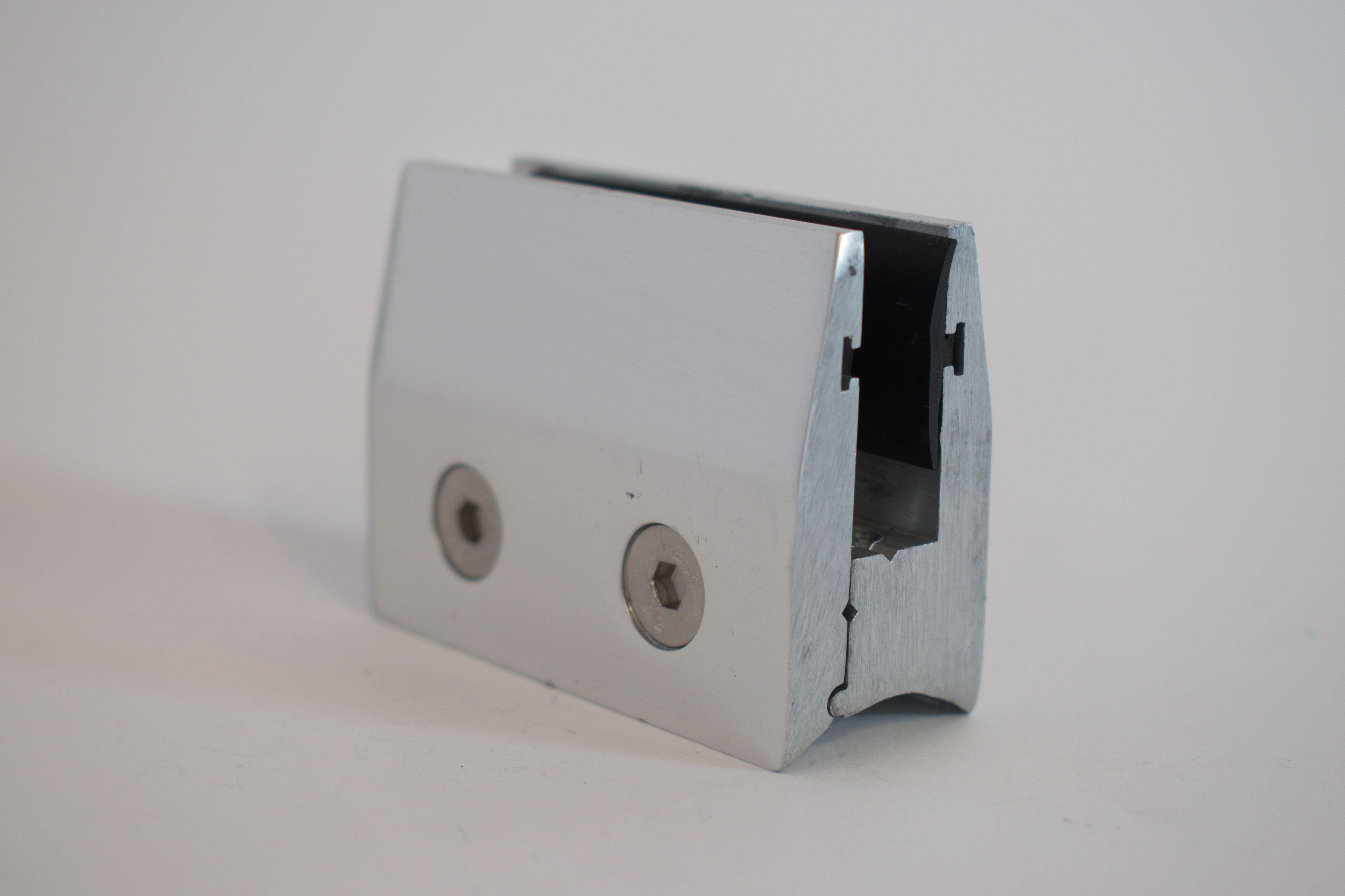 Тримач скла затискний до алюмінієвих поручнів тип коло Срібний (10642с)