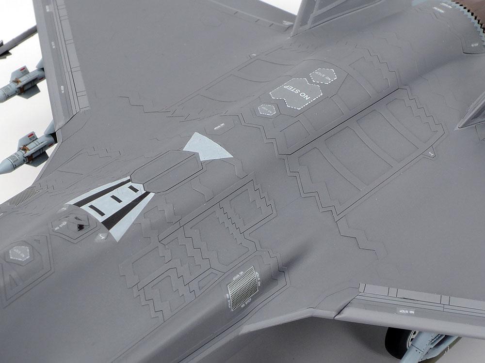Сборная модель Tamiya самолет 1:72 F-35A Lightning II (60792-000) - фото 13