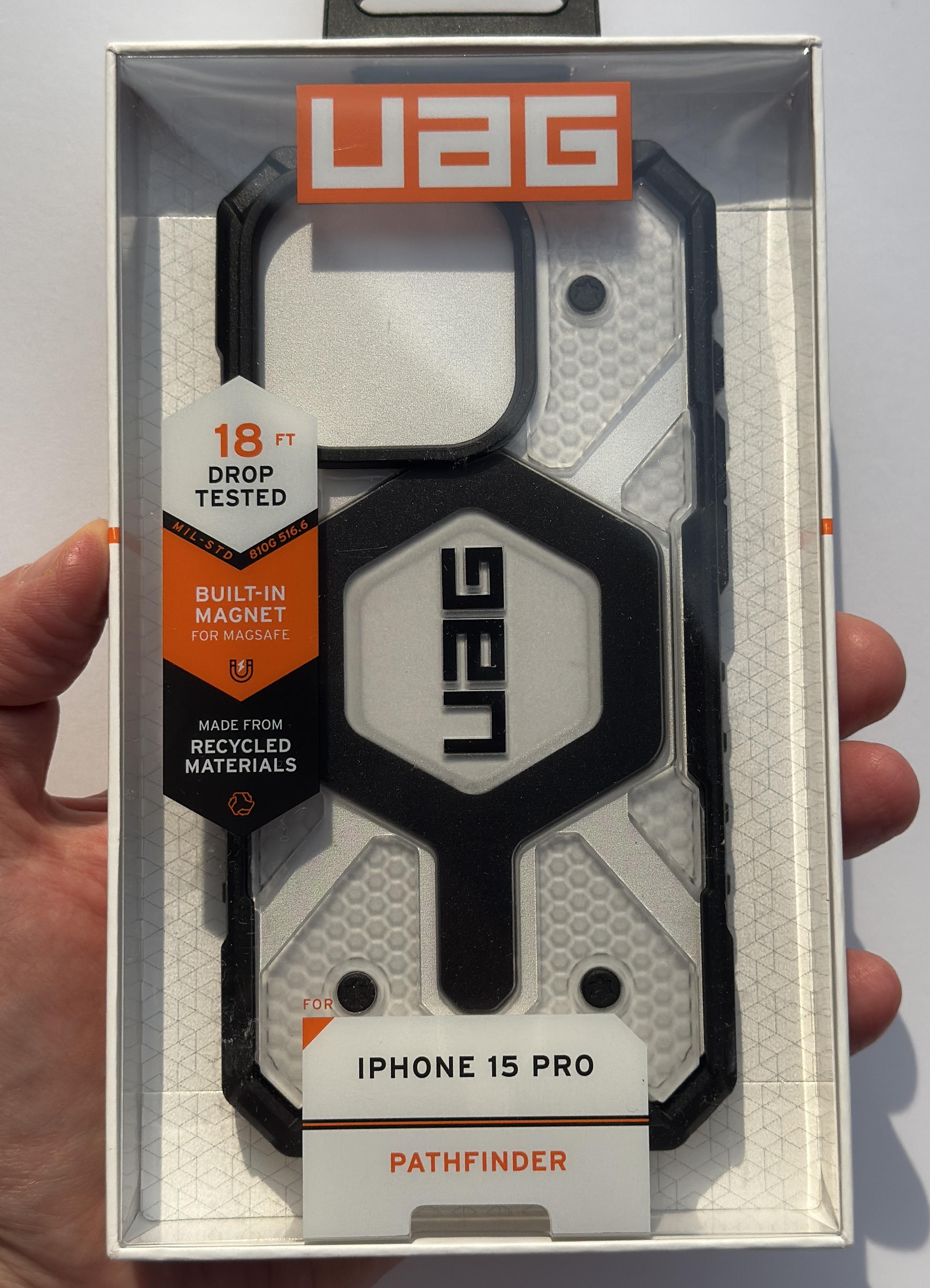 Чехол милитари противоударный UAG Pathfinder Clear Case with MagSafe 114281114343 для Iphone 15 Pro (6.1") Ice