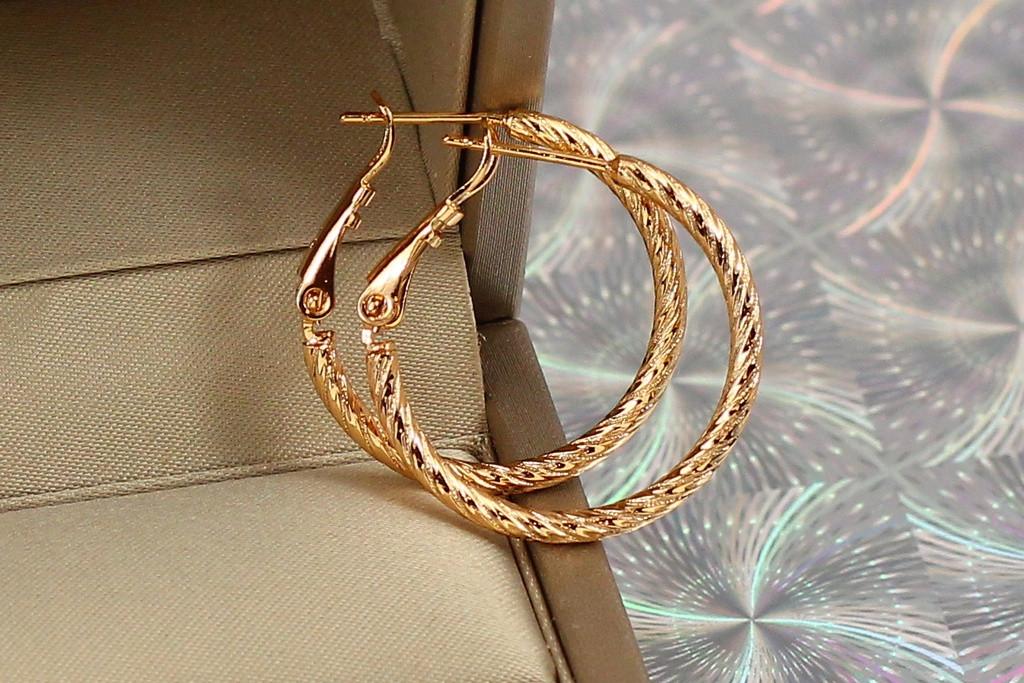 Серьги кольца Хuping Jewelry Жгут крученый 2,5 см Золотистый (1765248114)