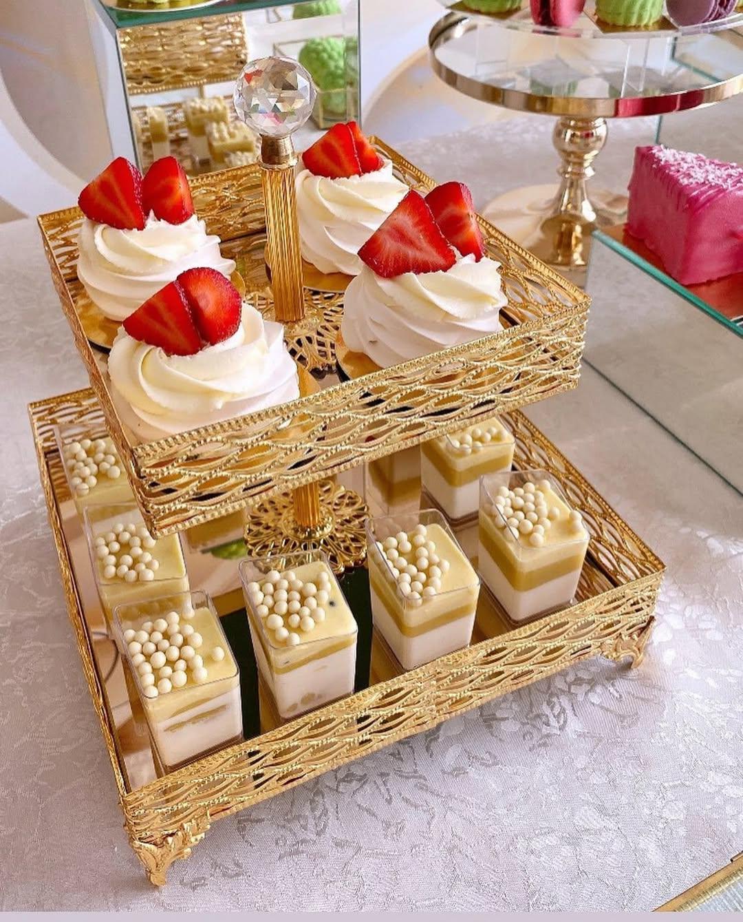 Блюдо двоярусне Zeyve 27x27 см Золотий (617A) - фото 3