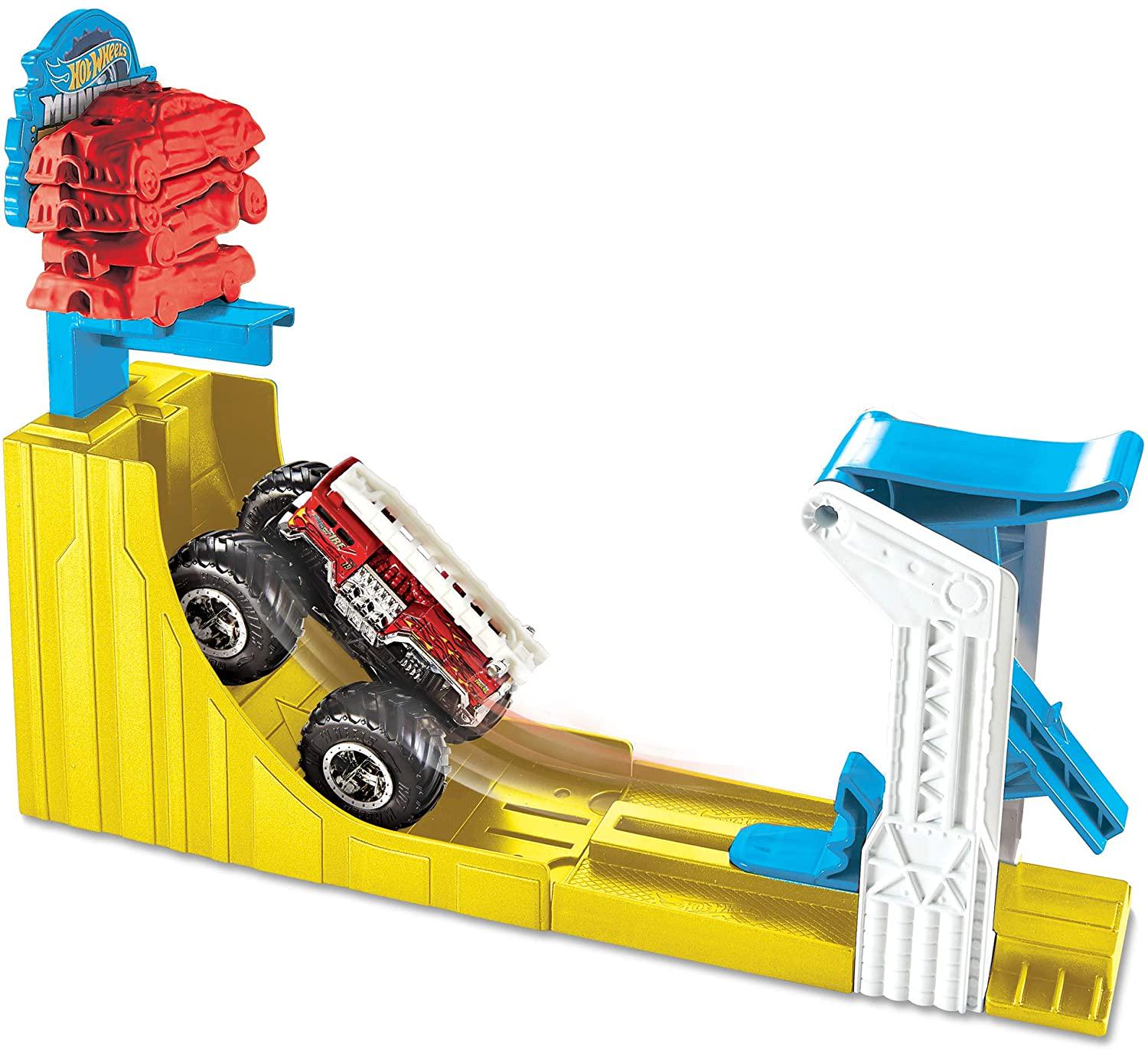 Игрушечный набор Hot Wheels Monster Trucks Big Air Breakout (GYC81)