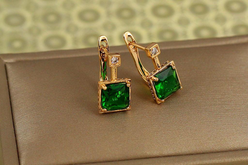 Серьги Xuping Jewelry Айсберг с зеленым камнем 1,5 см Золотистый (34530293)