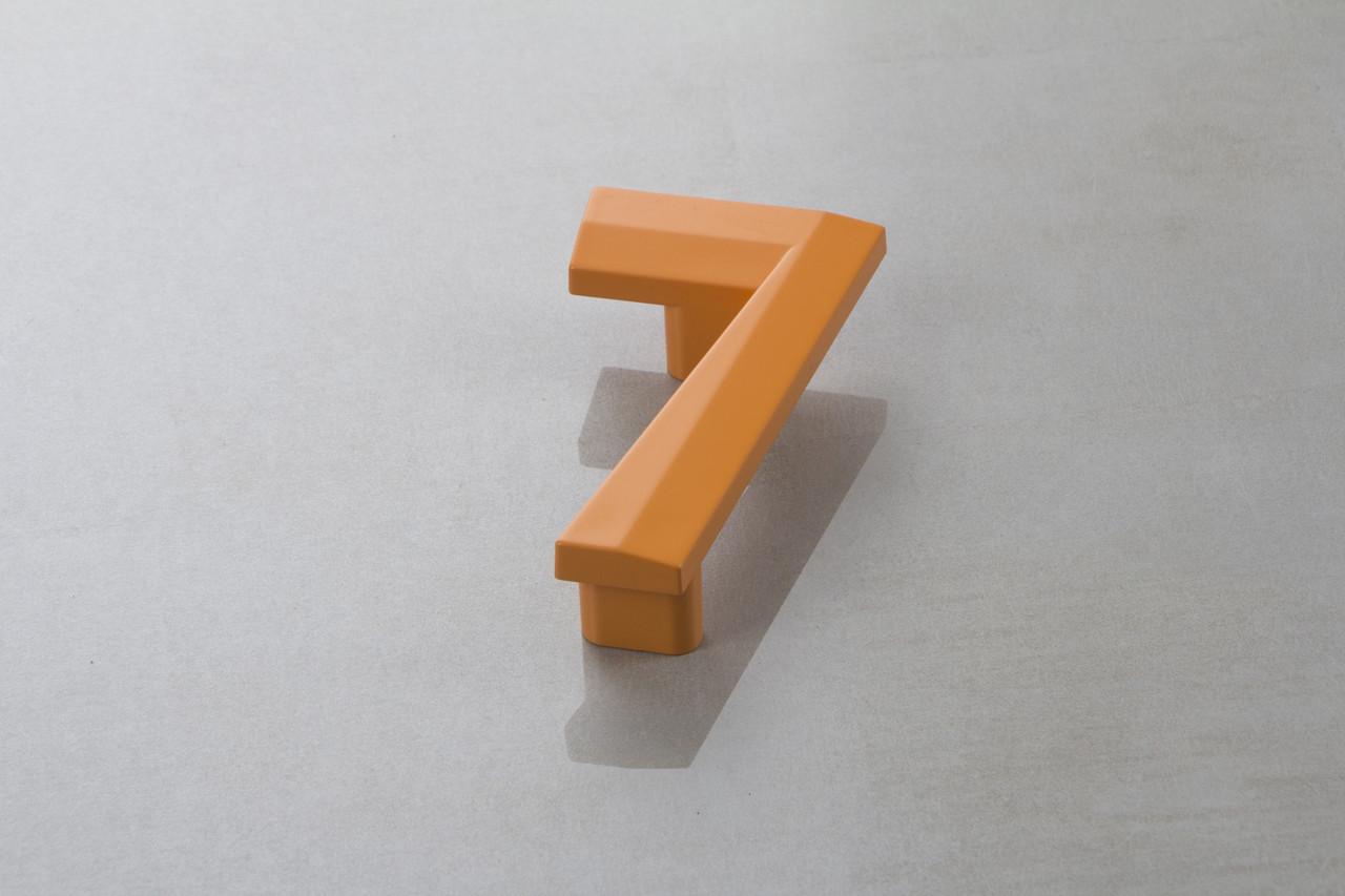 Меблева ручка Poliplast цифра семірка РП-7 Помаранчевий глянцевий (16410) - фото 1 Меблева ручка Poliplast цифра семірка РП-7 Помаранчевий глянцевий (16410) - фото 1