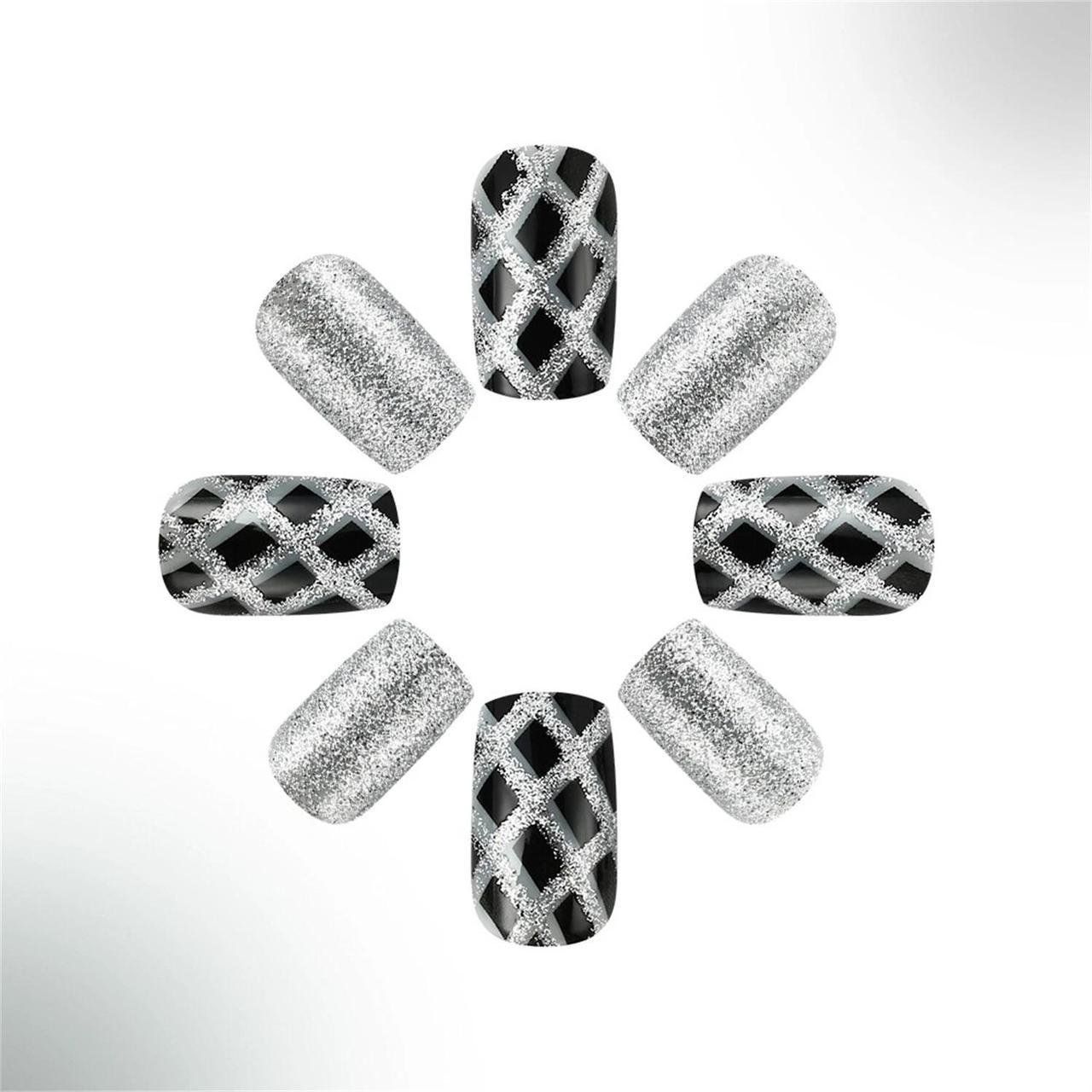 Накладные короткие ногти Шахматный узор квадрат с клеевыми пластинами 24 шт. Серебристый с черным (2789190669) - фото 5 Накладные короткие ногти Шахматный узор квадрат с клеевыми пластинами 24 шт. Серебристый с черным (2789190669) - фото 5