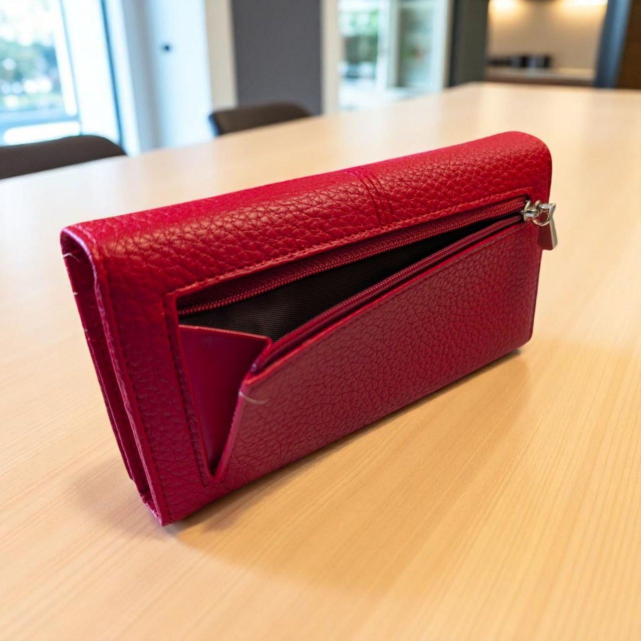 Гаманець жіночий великий на магніті із зовнішнім відділенням для монет Saralyn 19х10 см Червоний (2-82A) - фото 2 Гаманець жіночий великий на магніті із зовнішнім відділенням для монет Saralyn 19х10 см Червоний (2-82A) - фото 2