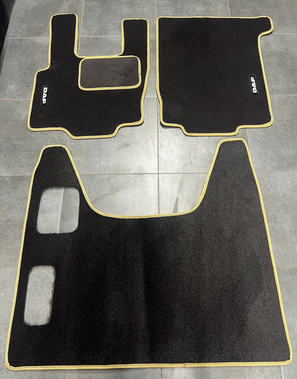 Коврики в салон ворсові для DAF XF 95 МКПП друге покоління 2002-2006 5 шт. Чорний (27327169)