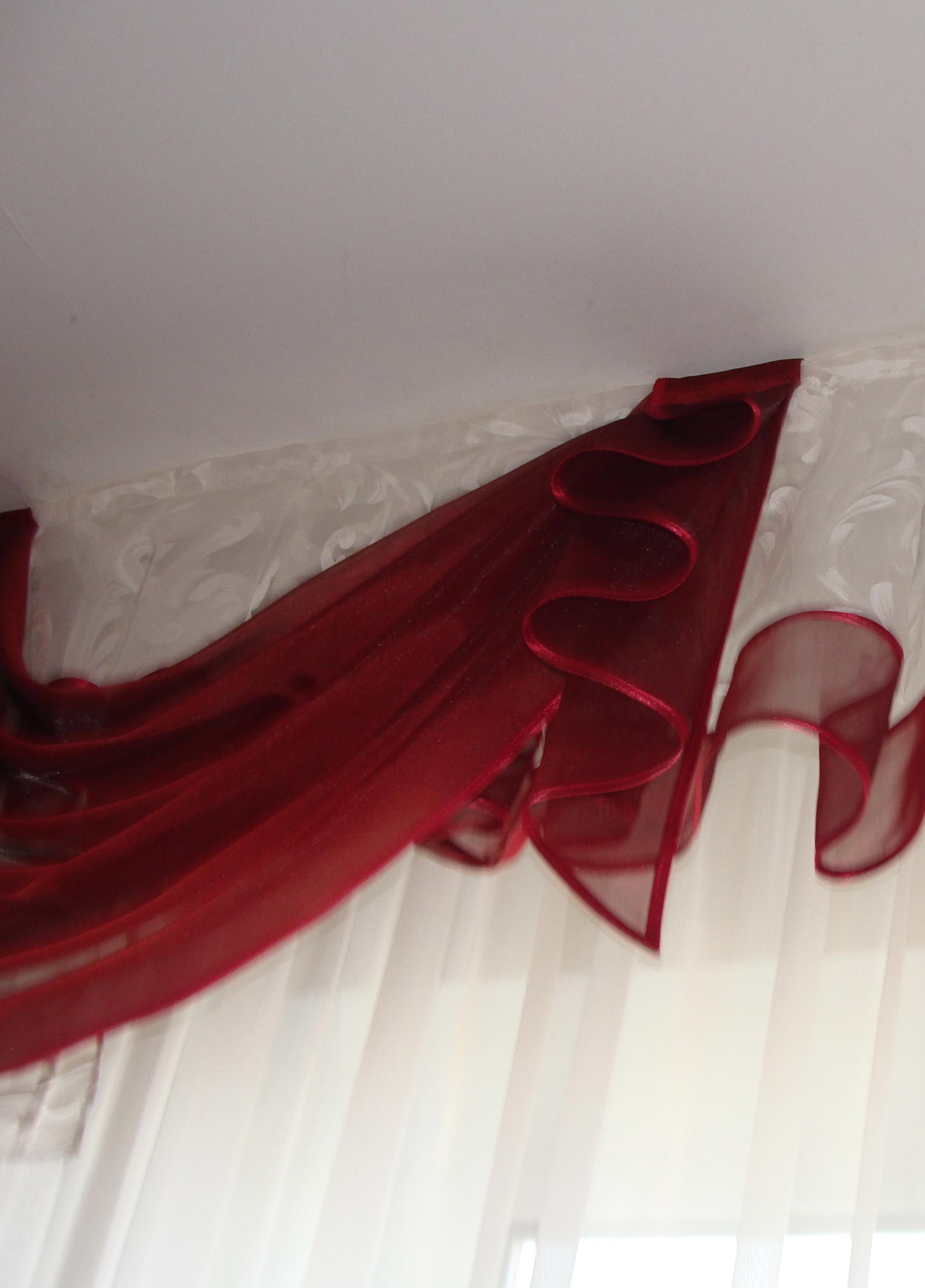 Ламбрекен із шторами Firanka Асиметрія Органза карниз 300 см Бордовий із молочним (40_1_3м) - фото 2