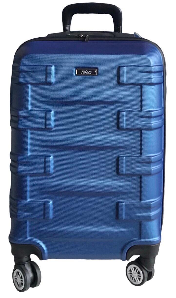 Чемодан большой пластиковый на 4-х колесах 403