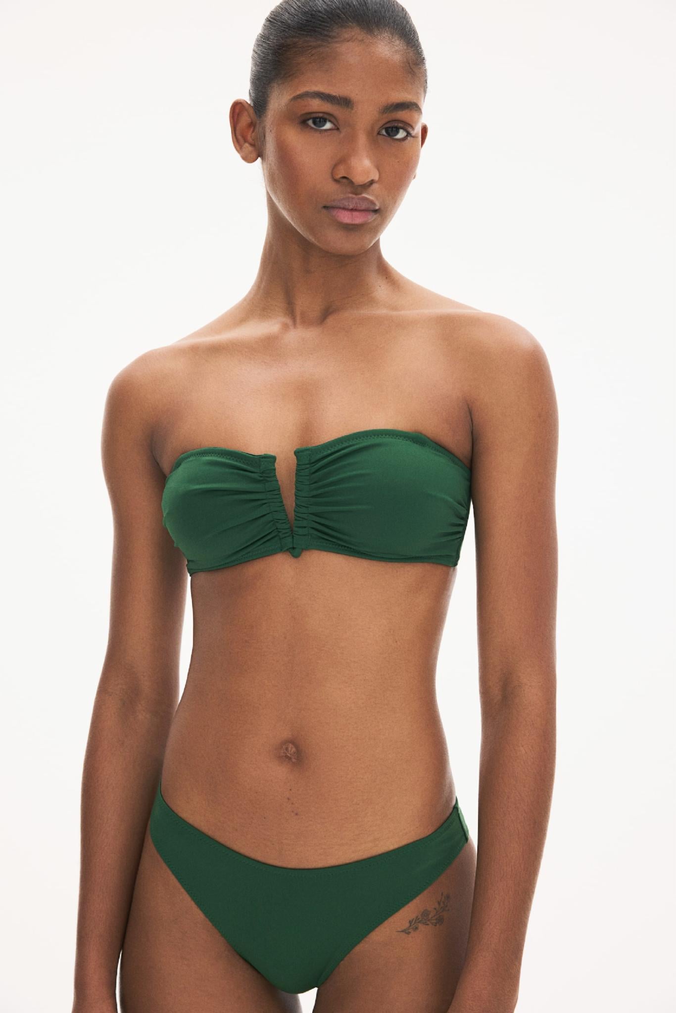 Купальный топ H&M 1264490 г. 46 Зеленый