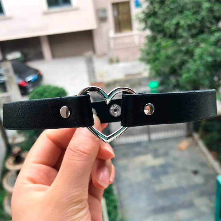 Чокер із серцем у стилі BDSM шкіряний One size (K0595-1) - фото 3 Чокер із серцем у стилі BDSM шкіряний One size (K0595-1) - фото 3