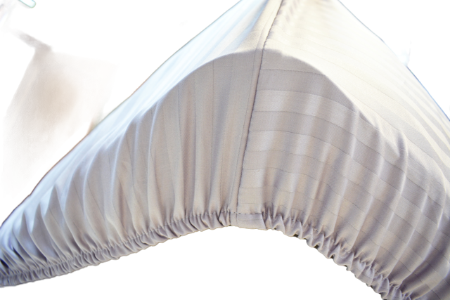 Простынь на резинке Чарівна ніч сатин страйп 140x200x25 см Лиловый - фото 2 Простынь на резинке Чарівна ніч сатин страйп 140x200x25 см Лиловый - фото 2