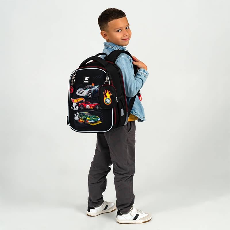 Школьный рюкзак каркасный KITE Education 555 Hot Wheels 14 л Черный (HW25-555S)